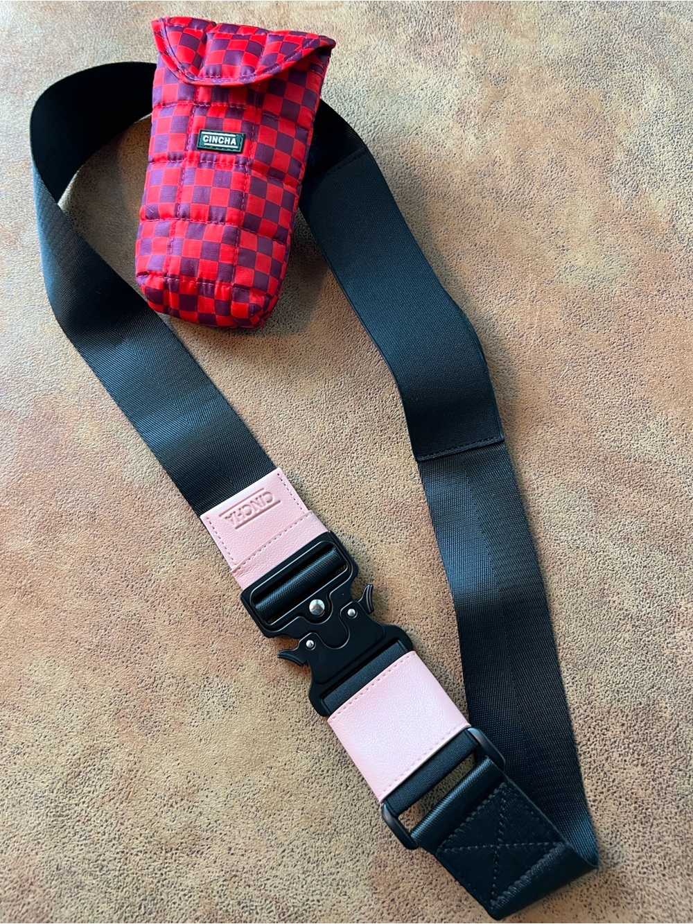 Cinch pink & black adjustable bag luggage attachment belt with case